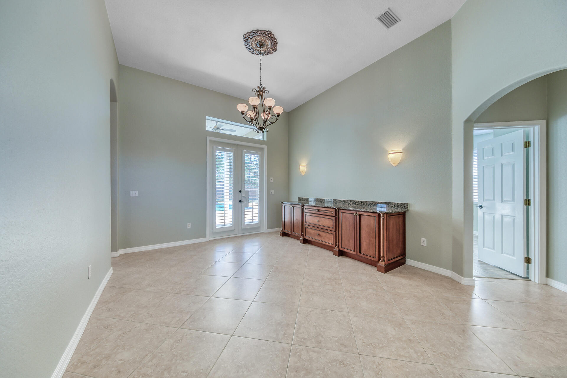 PELICAN BAY - Residential