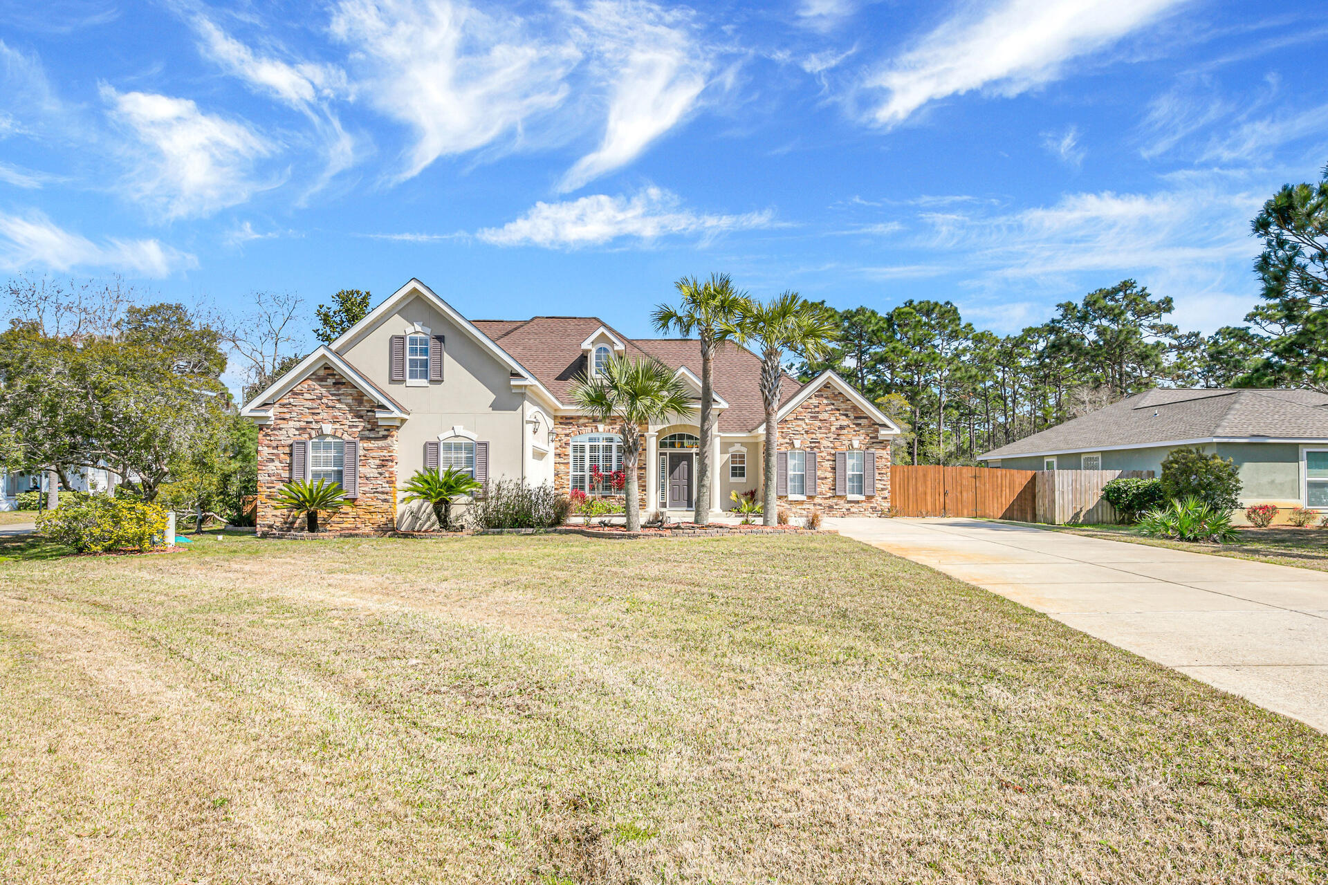 PELICAN BAY - Residential