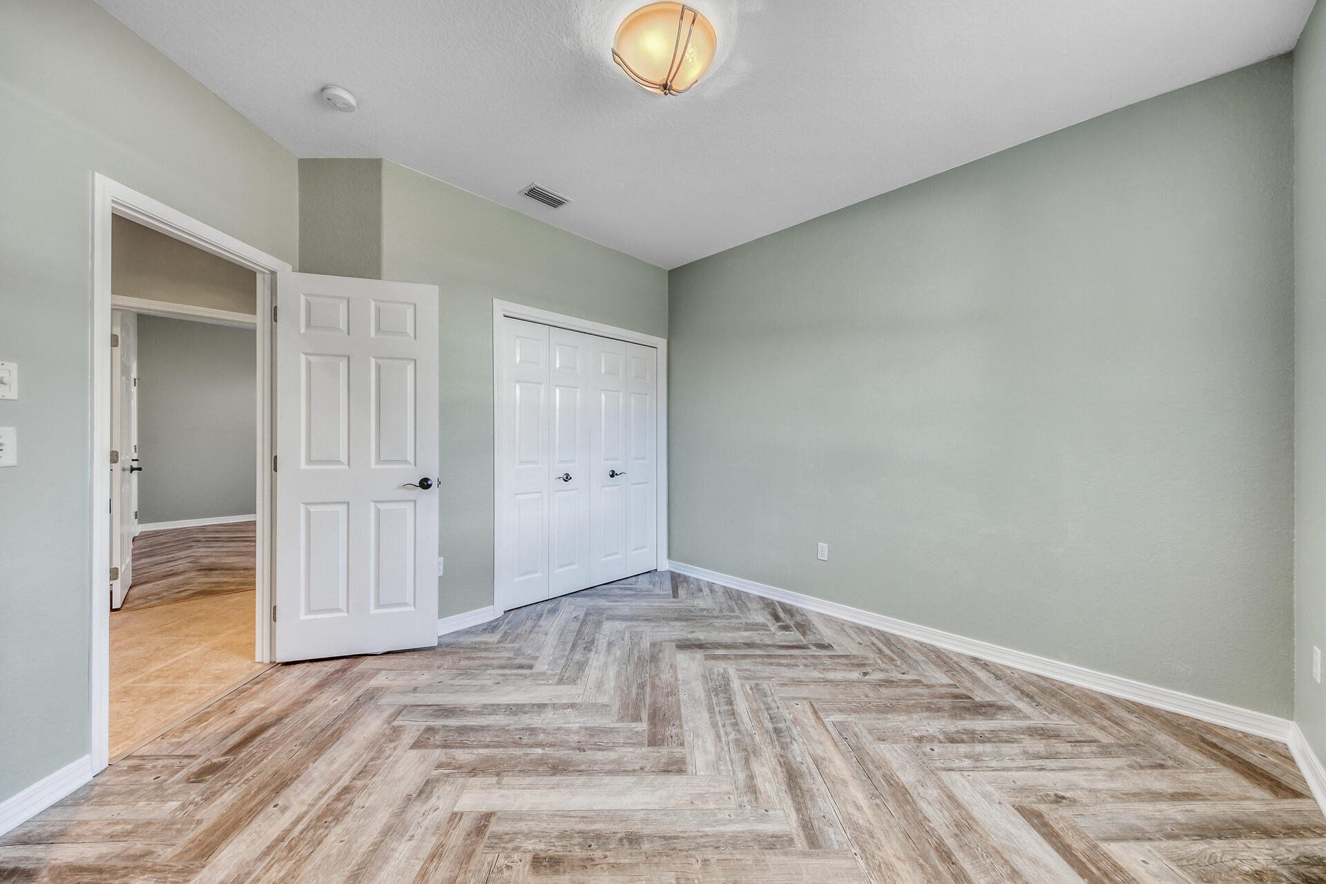PELICAN BAY - Residential