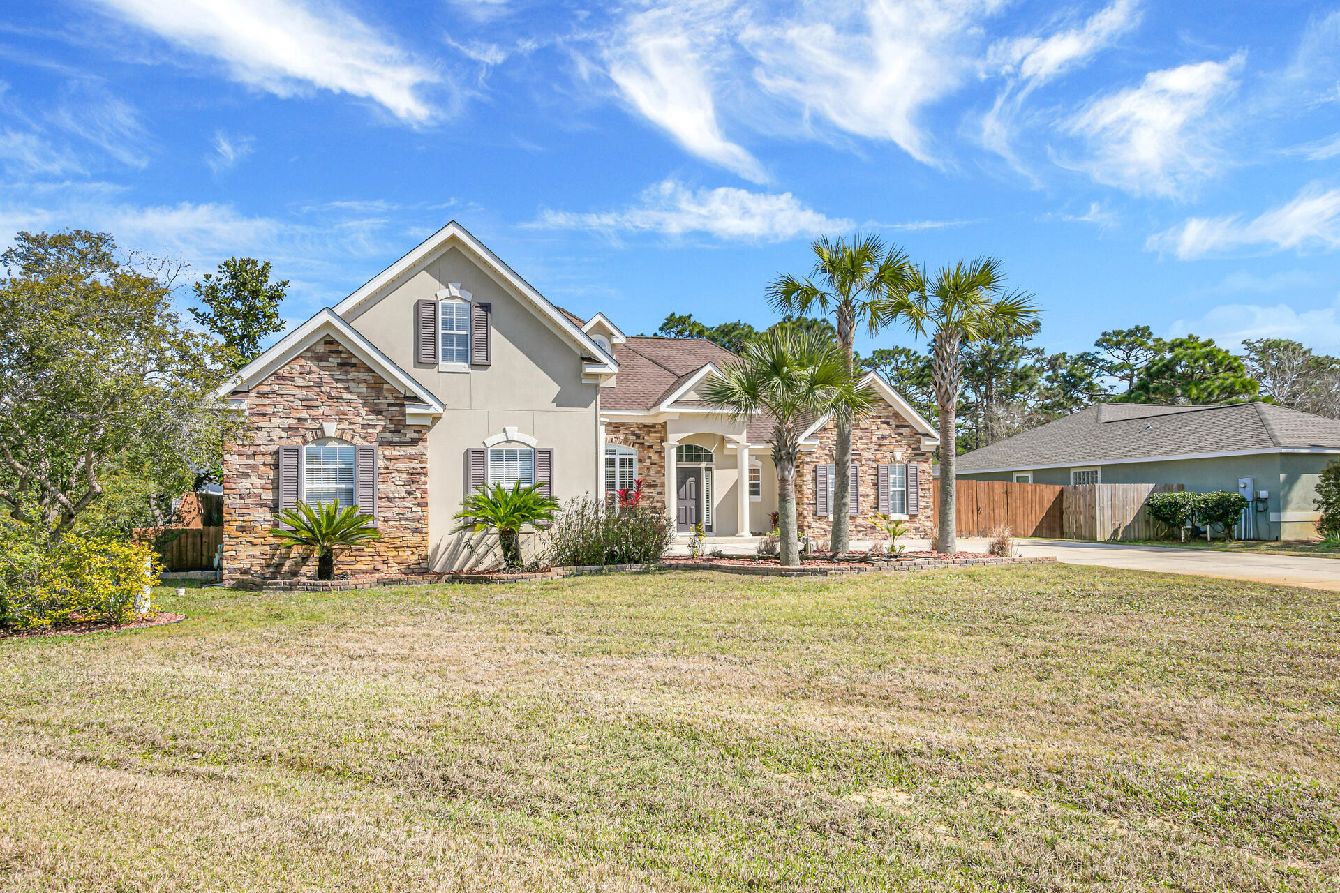 PELICAN BAY - Residential