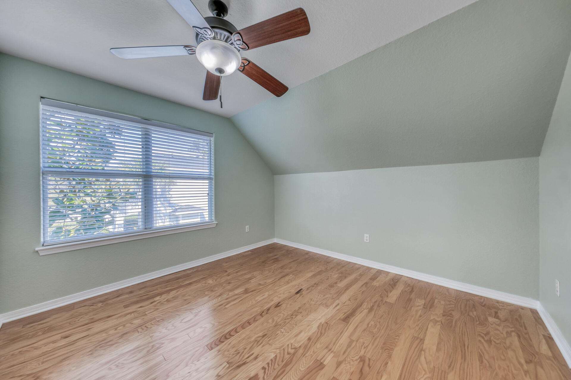 PELICAN BAY - Residential