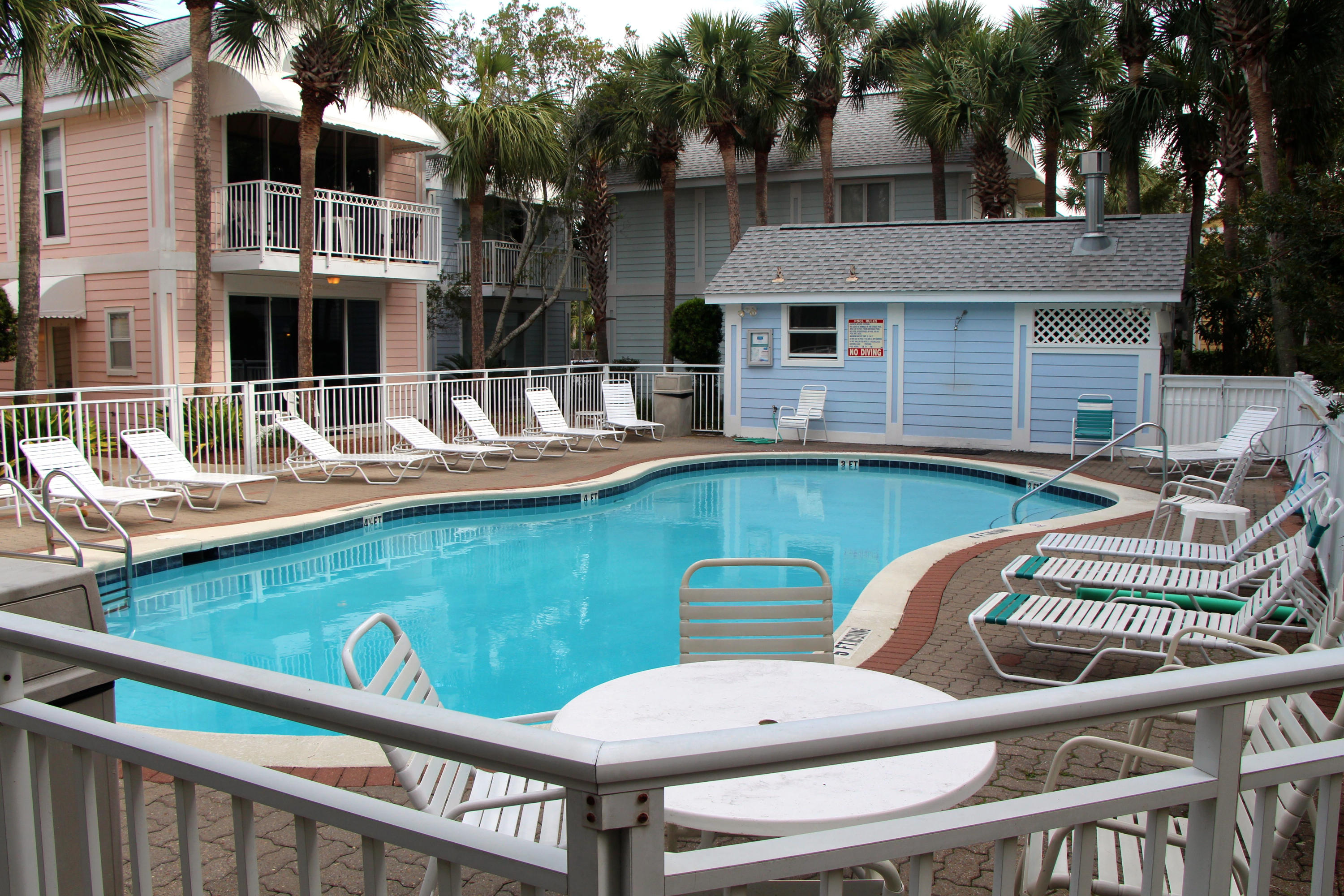 NANTUCKET COTTAGES - Residential