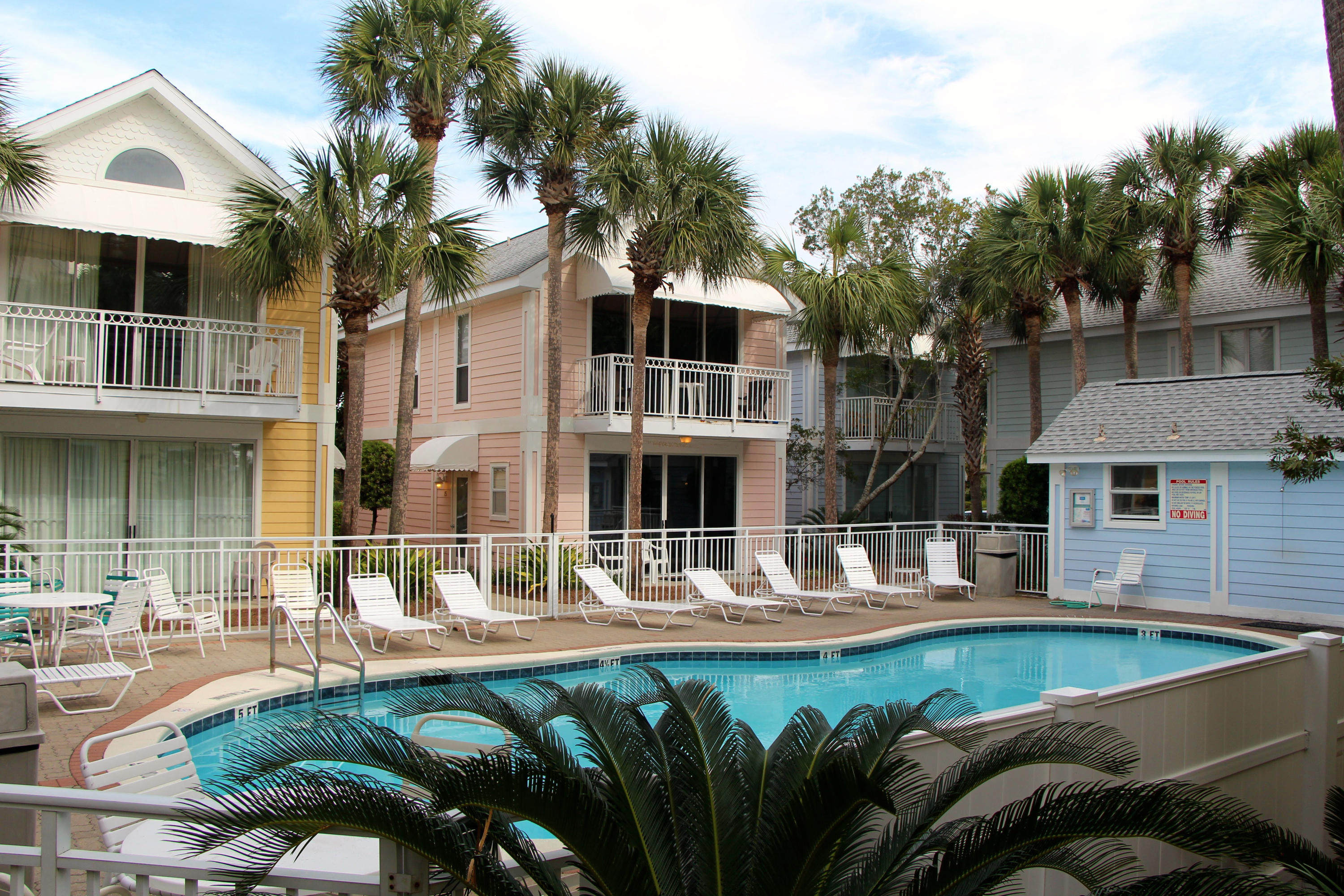 NANTUCKET COTTAGES - Residential