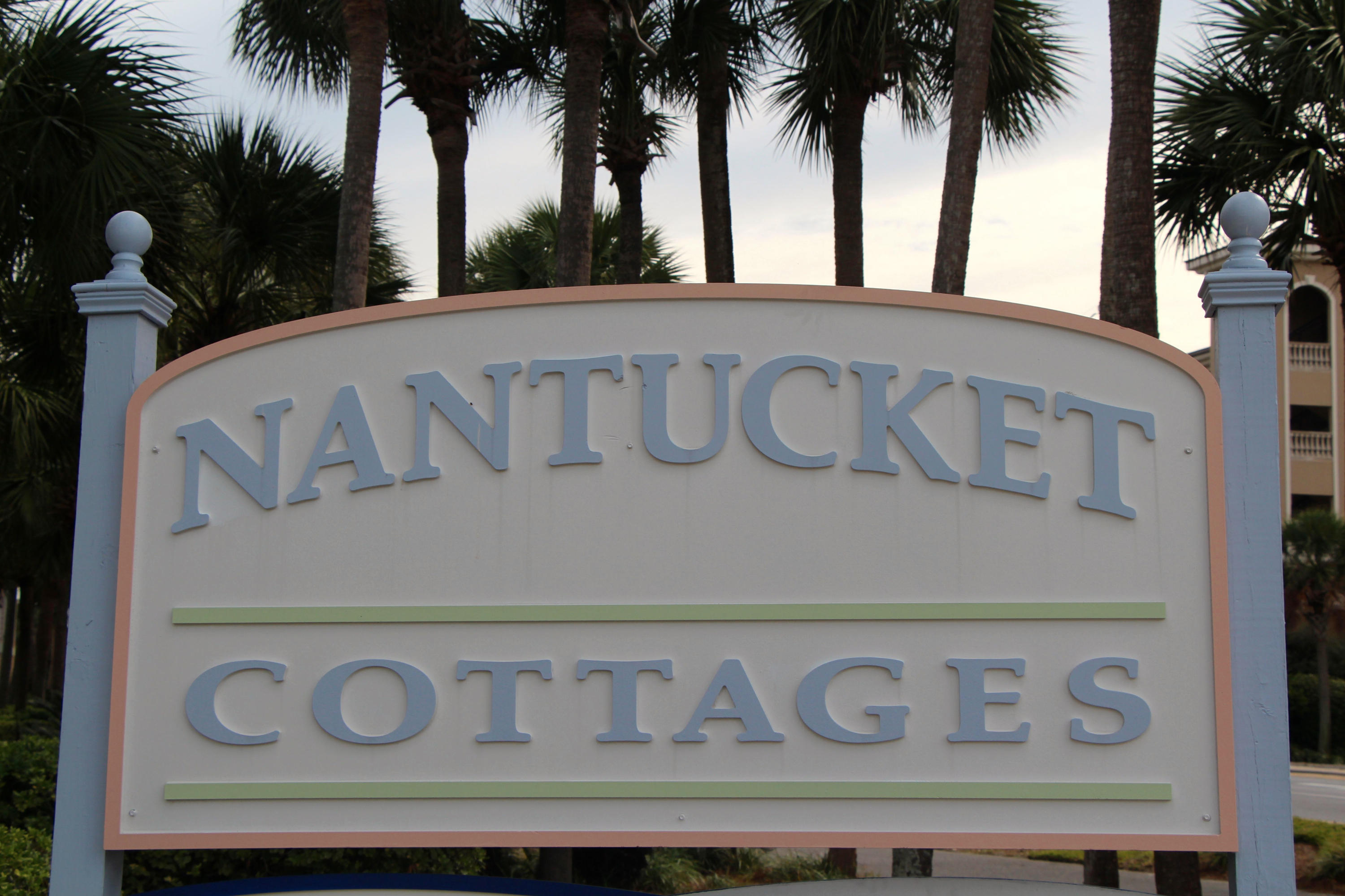 NANTUCKET COTTAGES - Residential