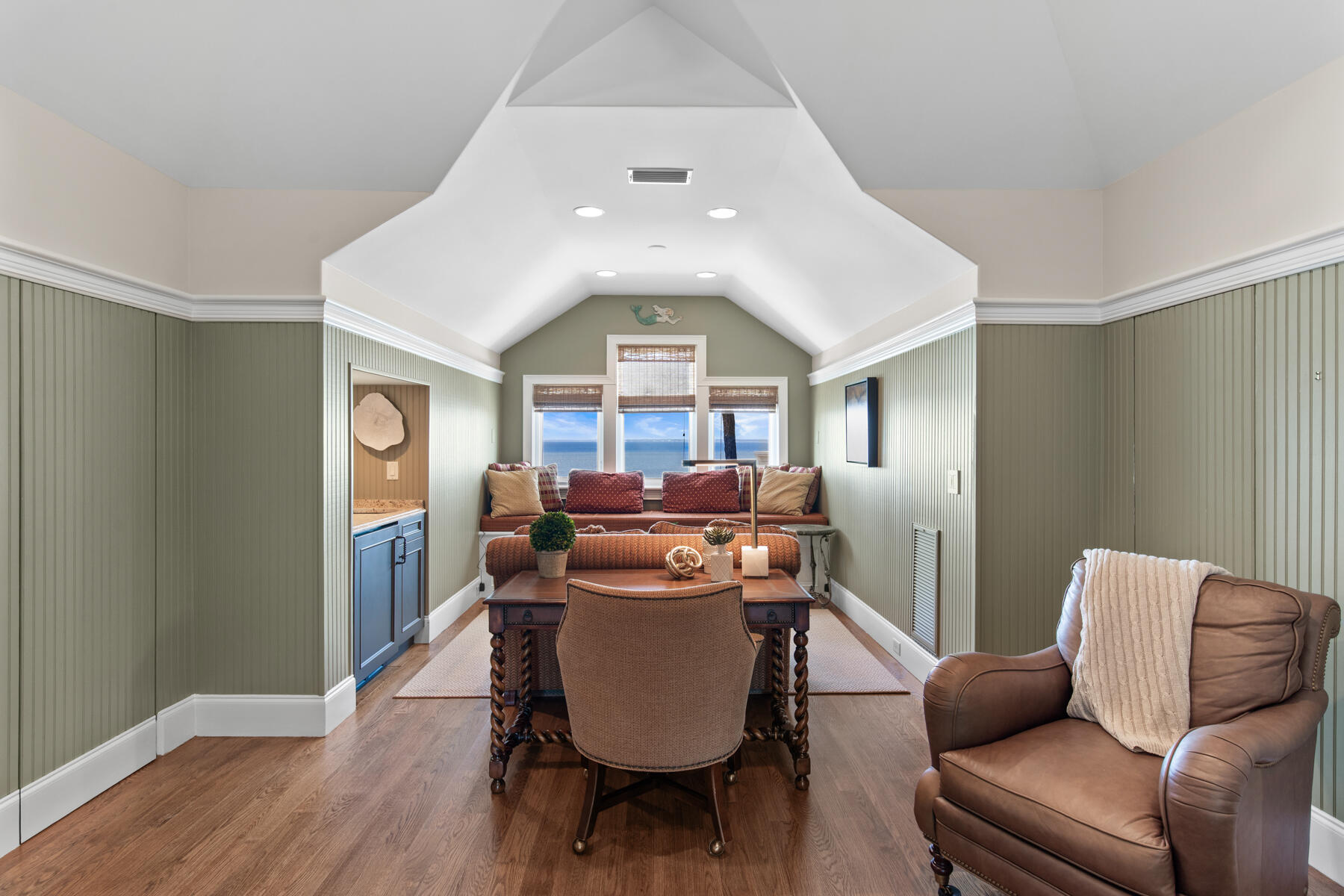 BURNT PINE - Residential