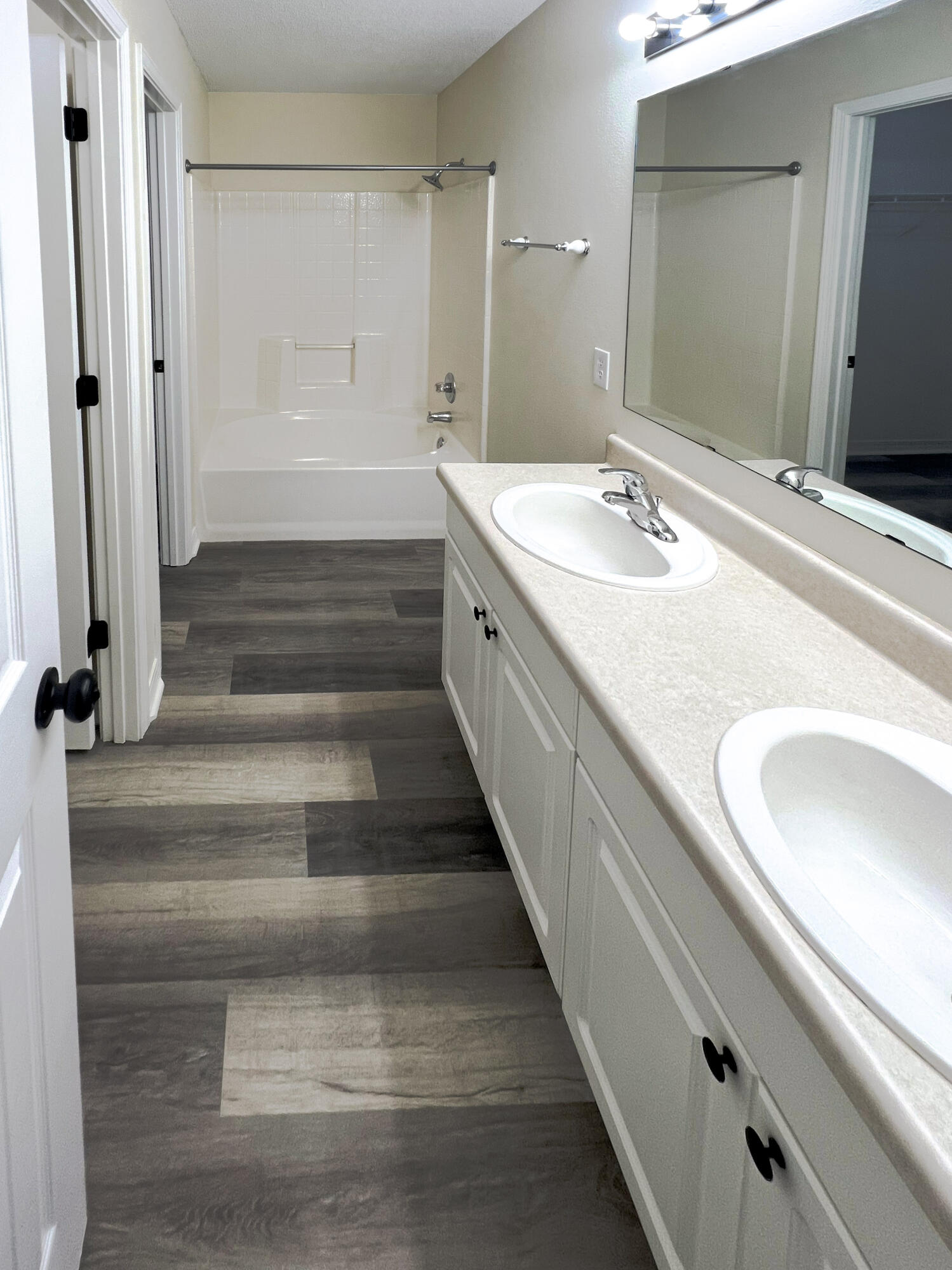 VILLAS AT CHANTILLY - Residential