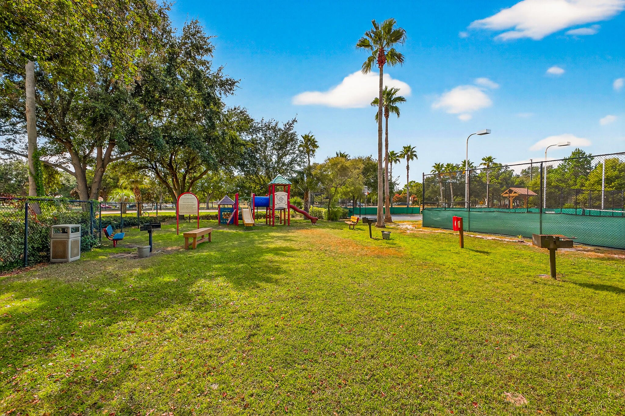 PALMS OF DESTIN (THE) - Residential