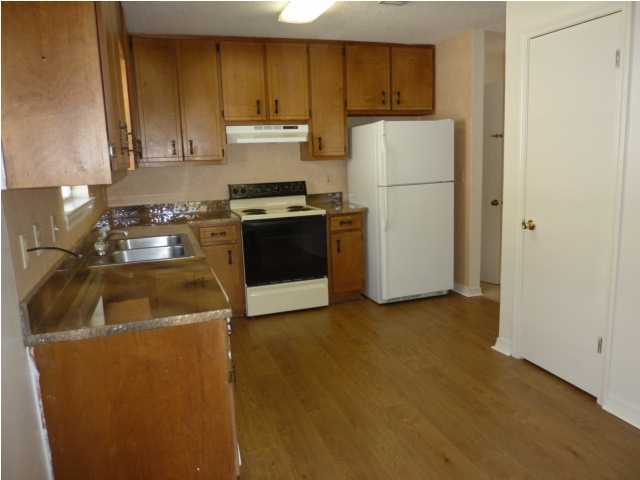 SUMMER HILLS - Residential Lease