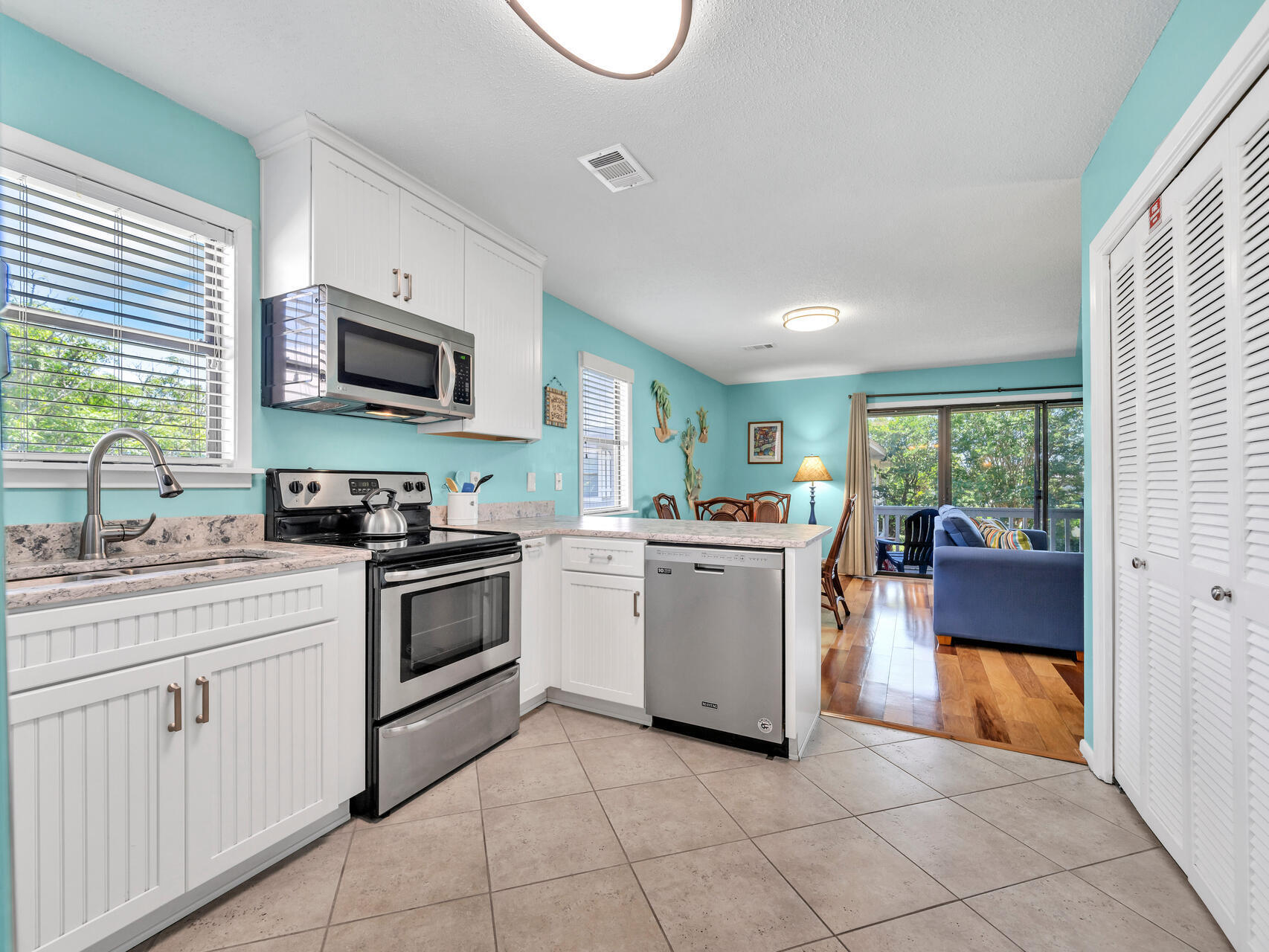 BEACHWOOD VILLAS CONDO - Residential