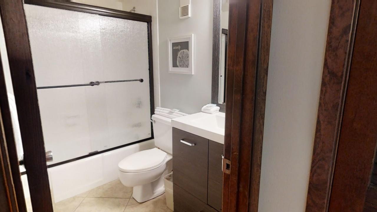 ISLANDER CONDO PH 2 - Residential