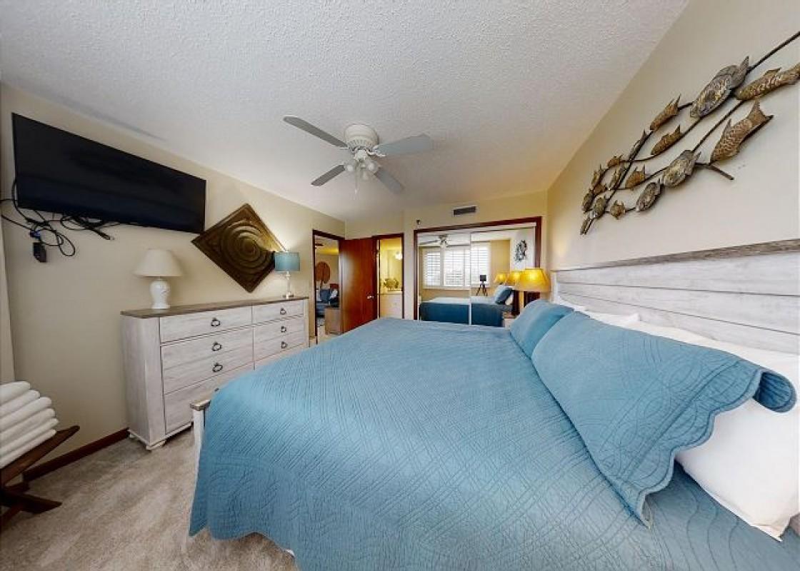 ISLANDER CONDO PH 2 - Residential