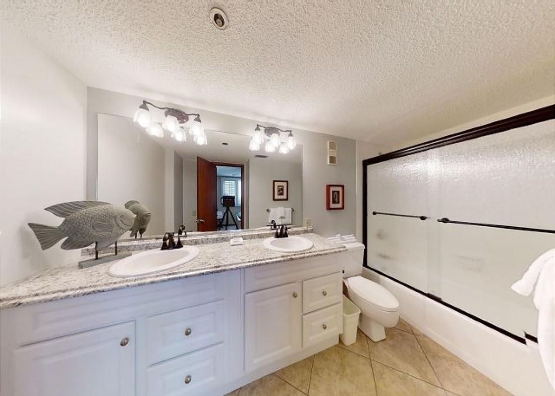 ISLANDER CONDO PH 2 - Residential