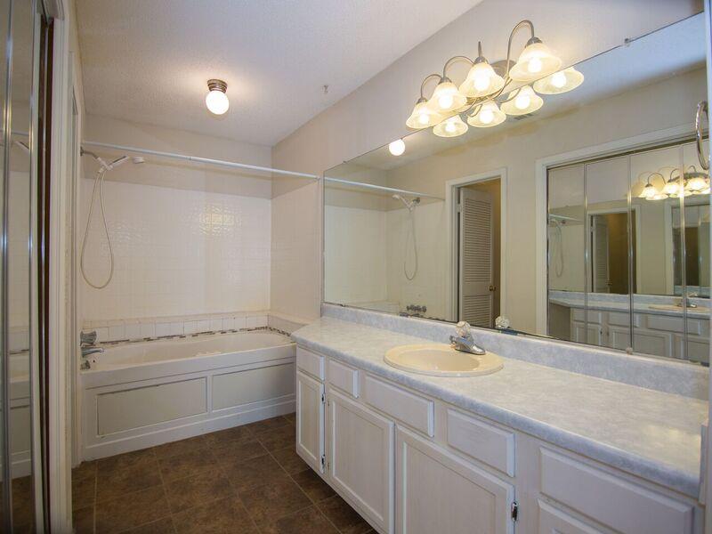 CANTERBURY WOODS - Residential