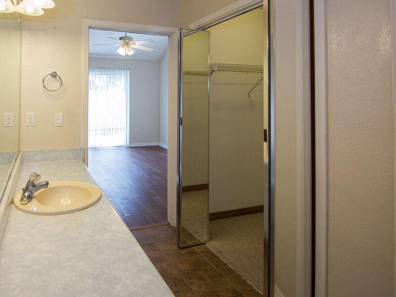 CANTERBURY WOODS - Residential