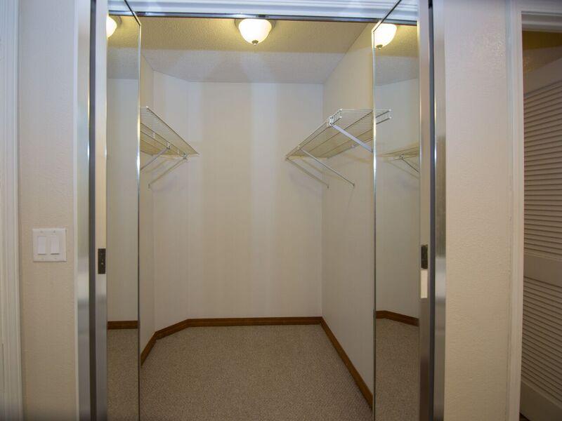 CANTERBURY WOODS - Residential