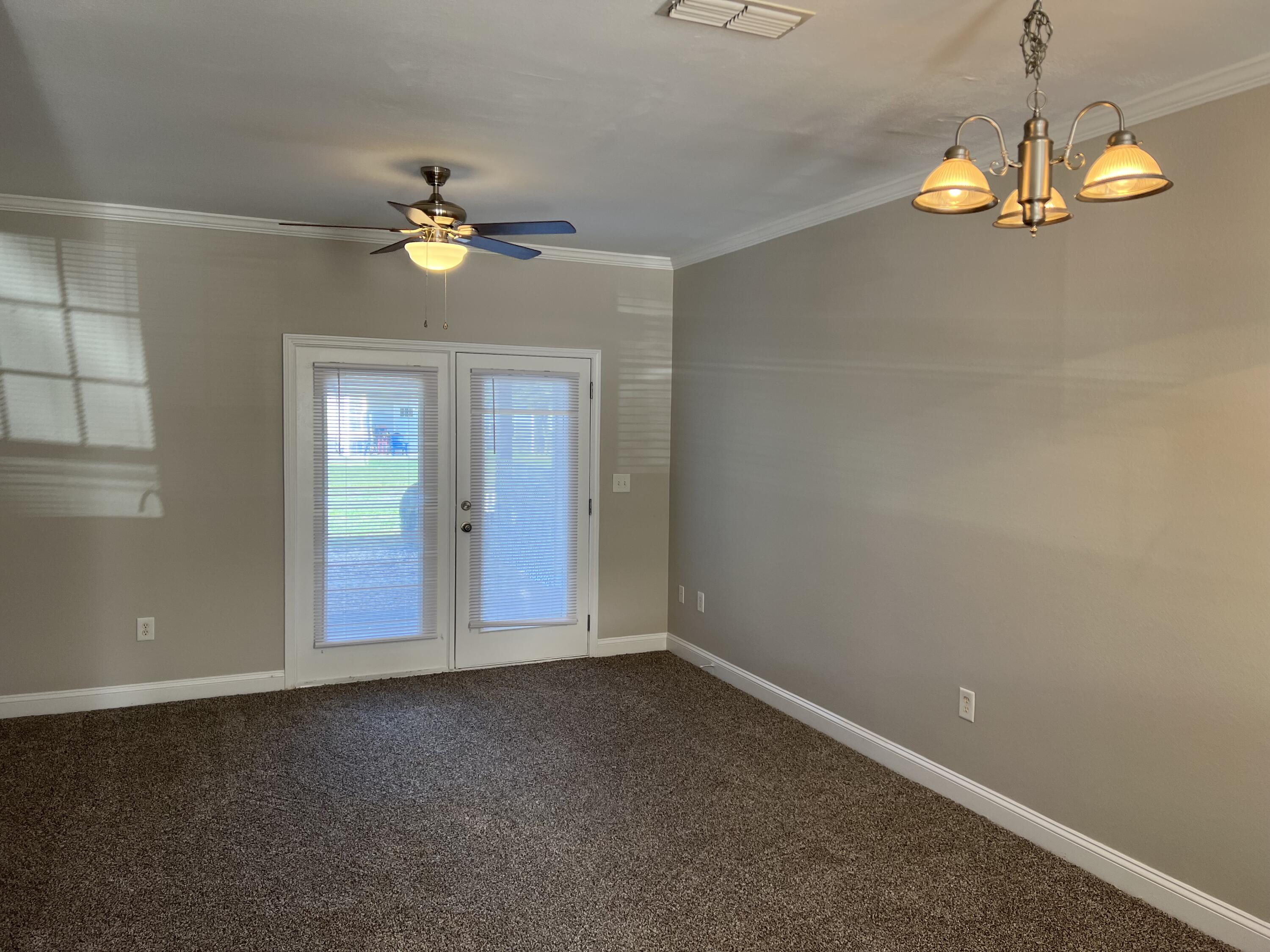 VERANDAS OF FREEPORT, THE - Residential Lease