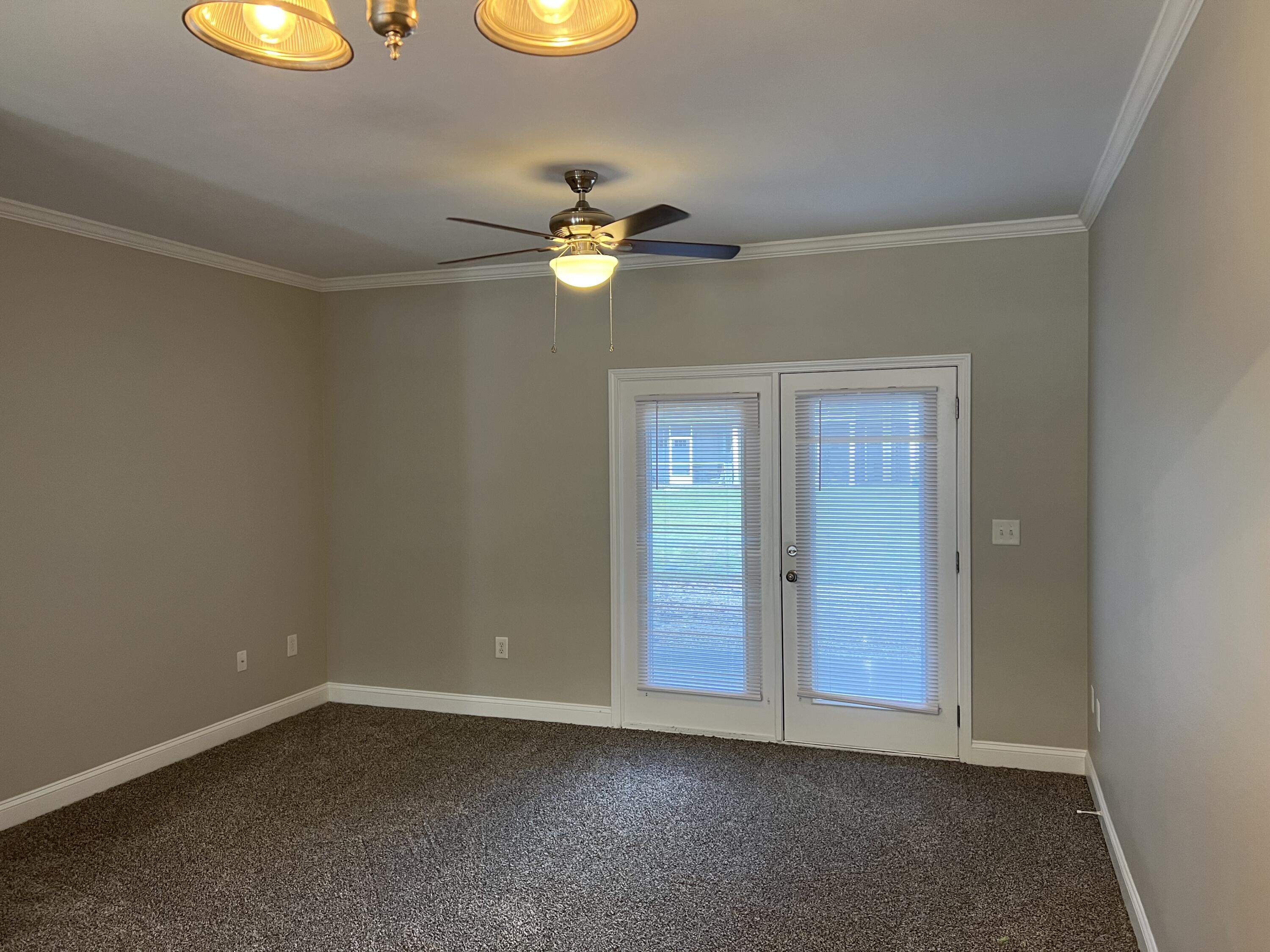 VERANDAS OF FREEPORT, THE - Residential Lease