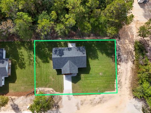 A home in DeFuniak Springs