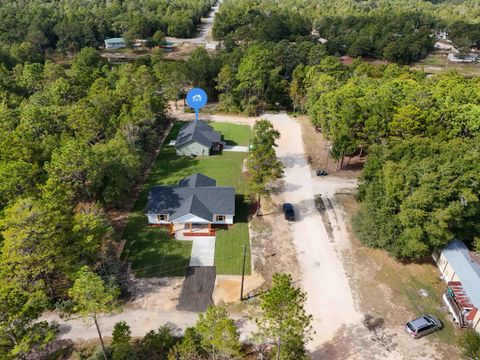 A home in DeFuniak Springs