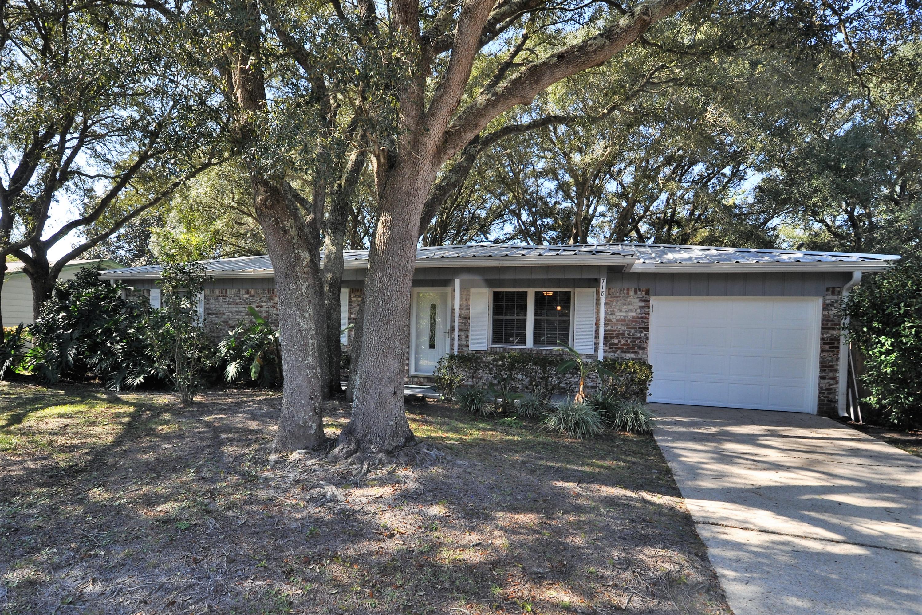 RACETRACK ROAD 1ST - Residential