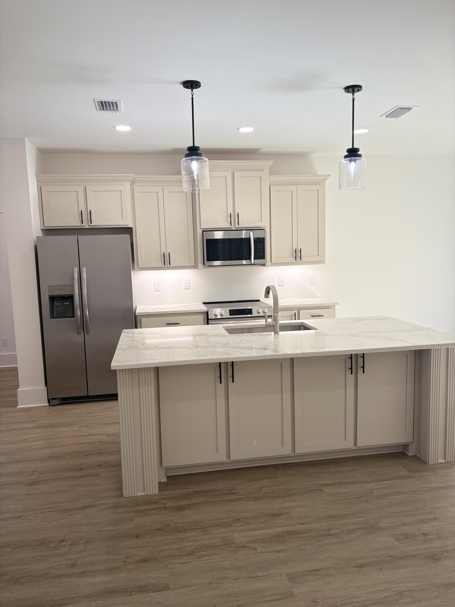 HOLLEY BY THE SEA - Residential