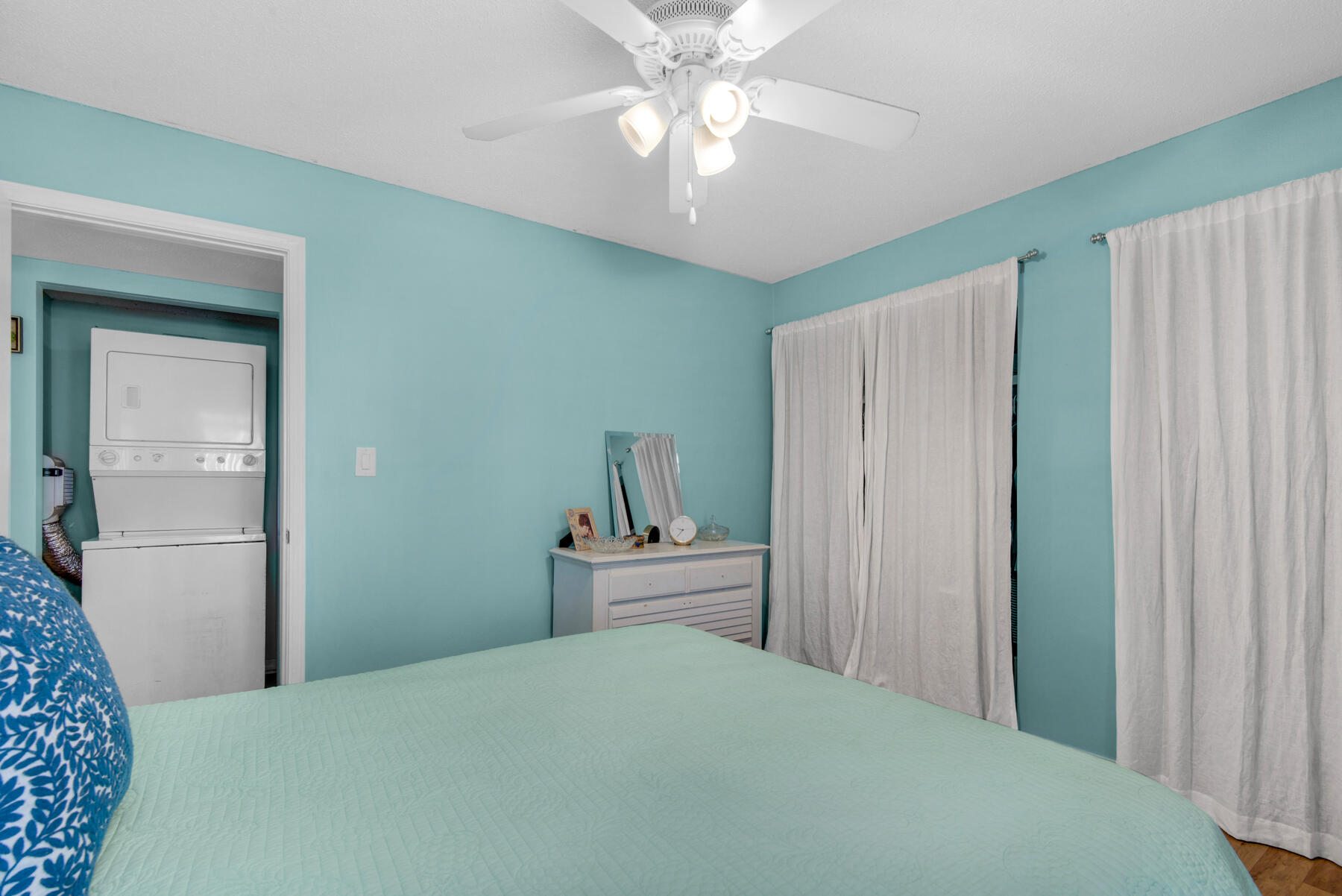 FINISTERRA CONDO - Residential