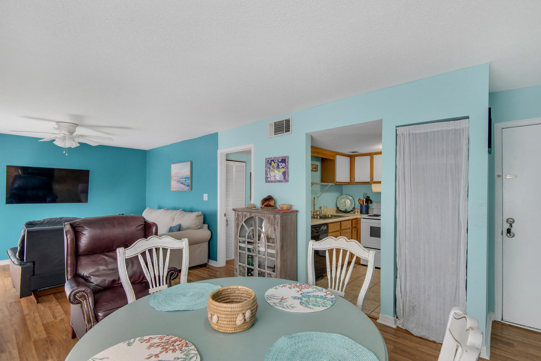 FINISTERRA CONDO - Residential