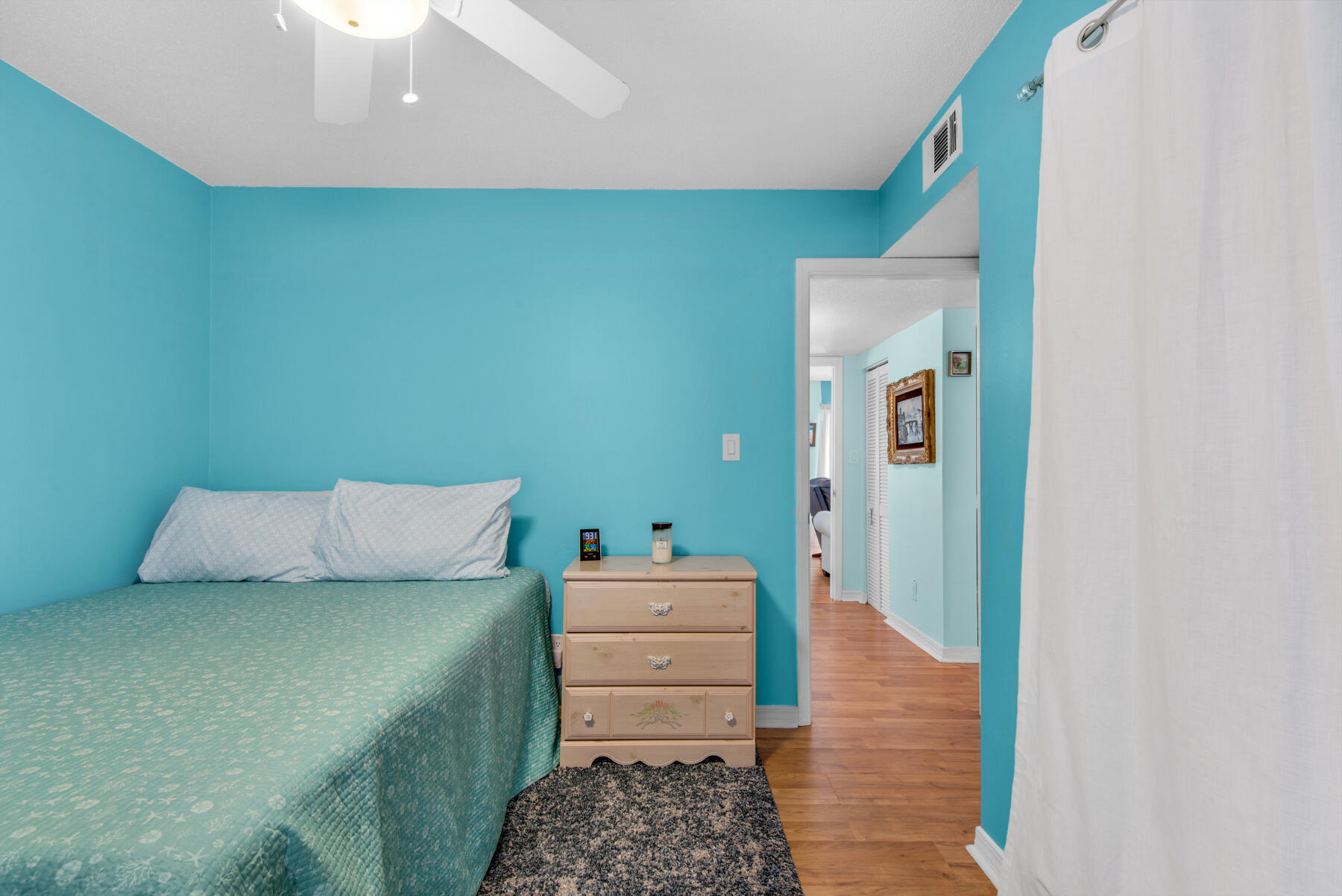 FINISTERRA CONDO - Residential