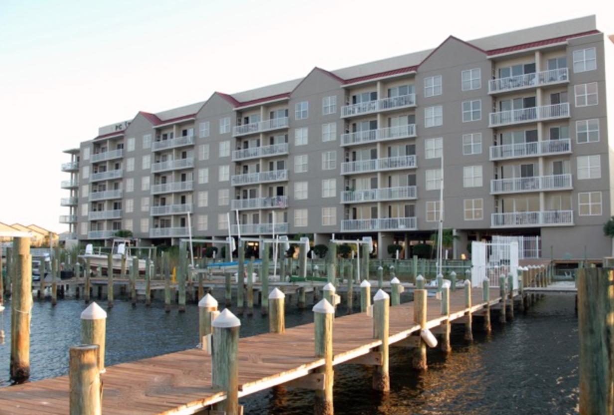 PALM COURT YACHT CLUB - Residential