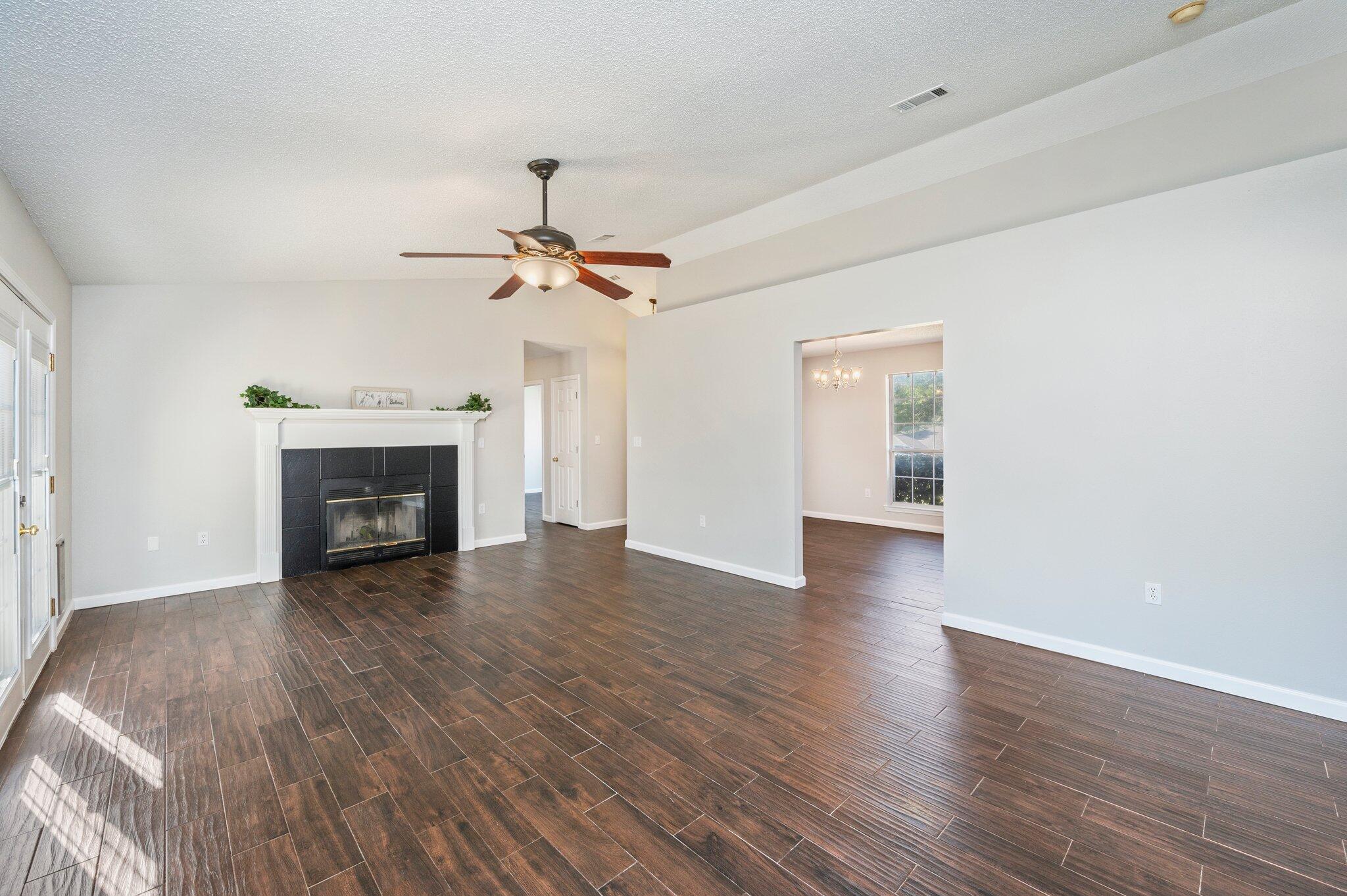 NORTHVIEW ESTATES 7TH ADDN - Residential