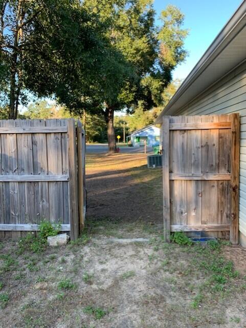 NO RECORDED SUBDIVISION - Residential