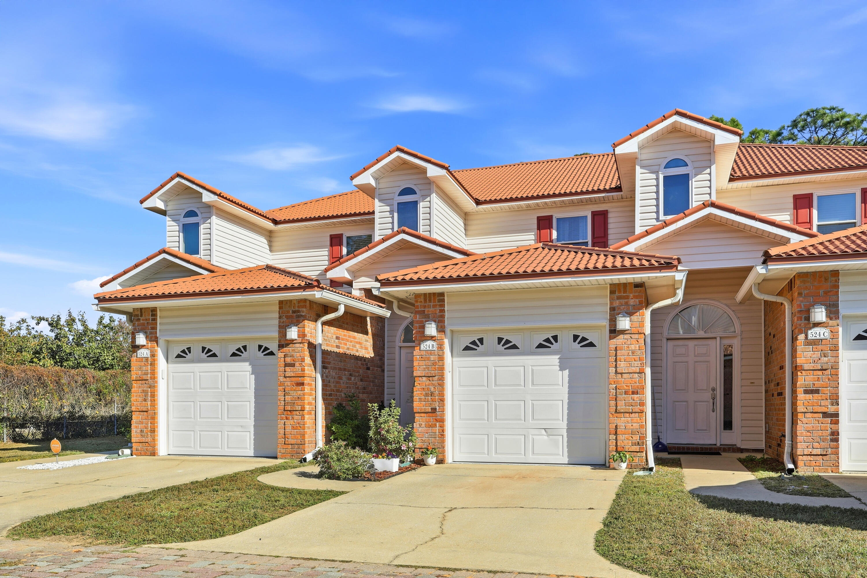 JEAN LEA T/H - Residential