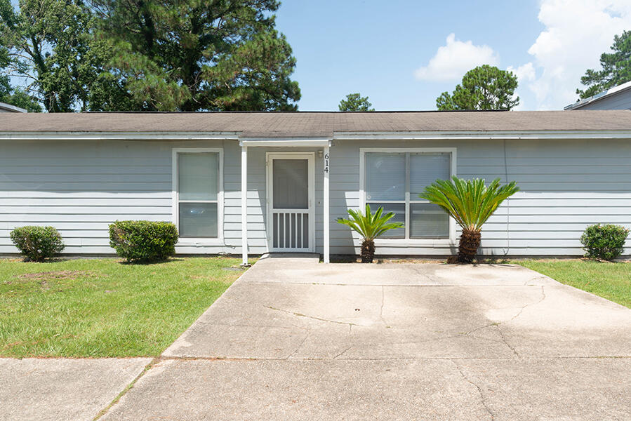 This single-story home offers a bright kitchen with updated cabinetry, marble-look countertops, and an open, functional layout. Tile flooring throughout makes for easy maintenance, while sliding glass doors fill the space with natural light and lead to a spacious backyard and patio--ideal for outdoor living and entertaining. Conveniently situated near schools, shopping, and dining. All Coastal Realty Services residents are enrolled in the Resident Benefits Package (RBP) which includes renters insurance, HVAC air filter delivery (for applicable properties) and our best-in-class resident rewards program, and much more! More details upon application.