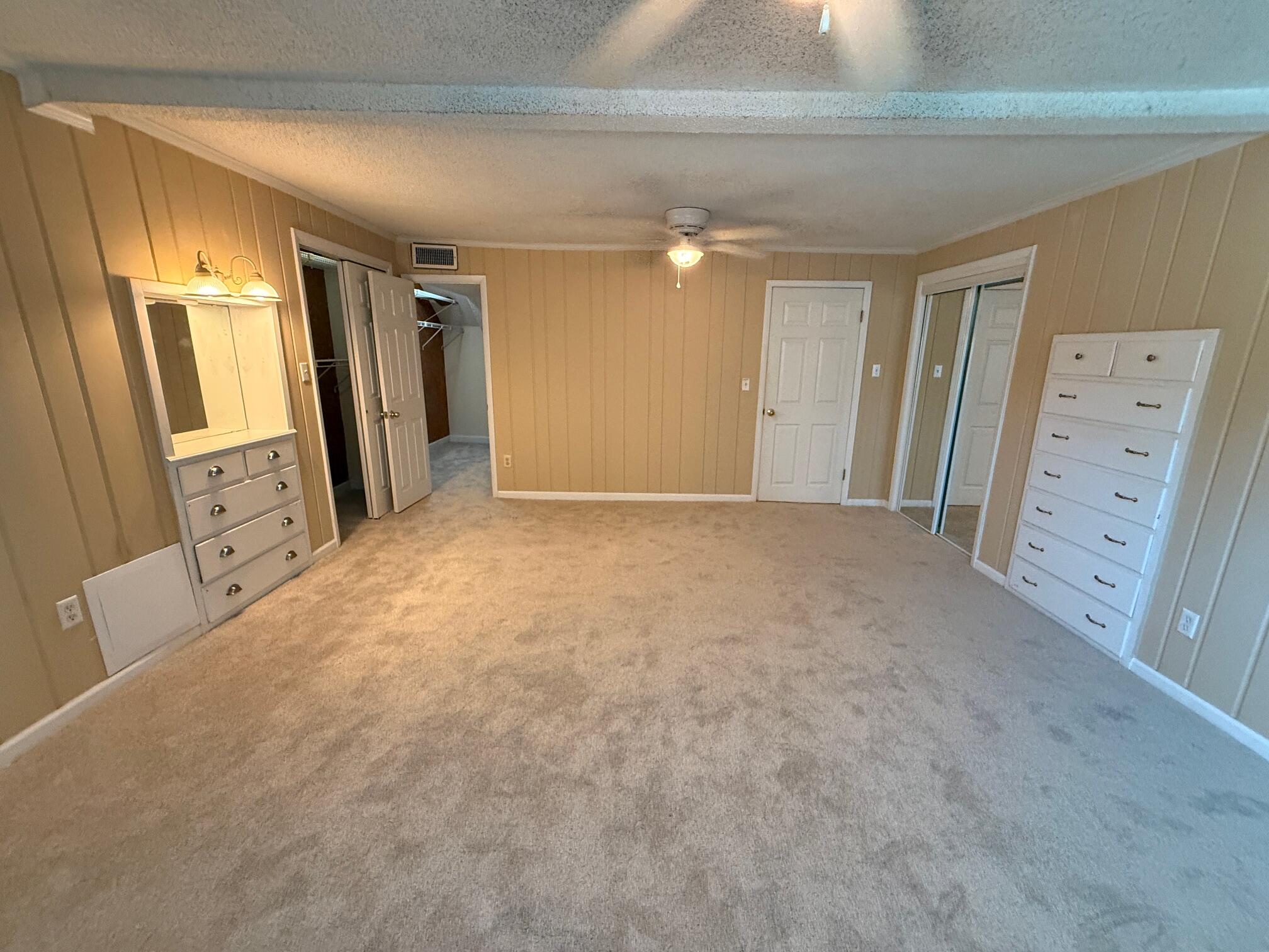 CLOVERDALE S/D 1ST ADDN - Residential