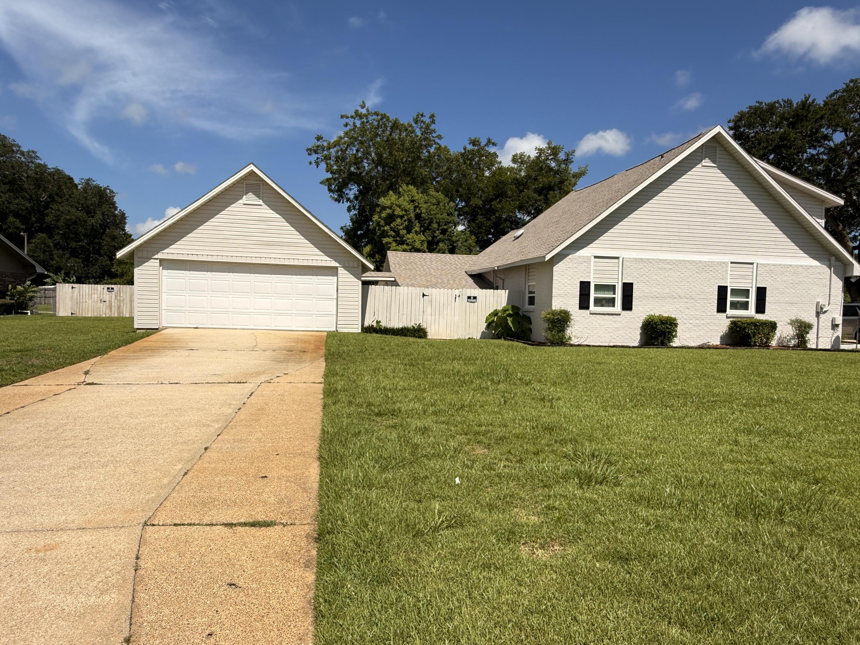 CLOVERDALE S/D 1ST ADDN - Residential