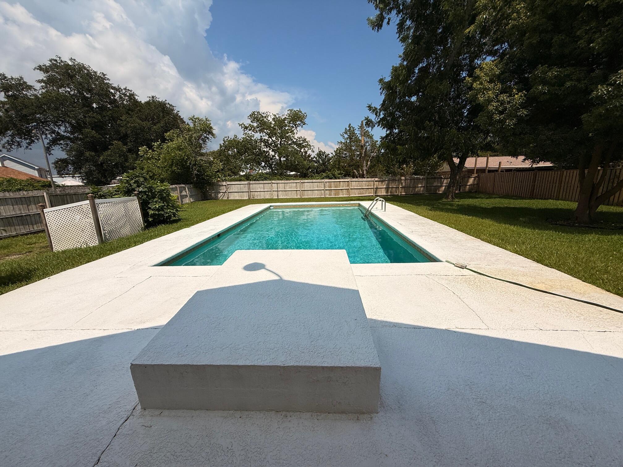 CLOVERDALE S/D 1ST ADDN - Residential