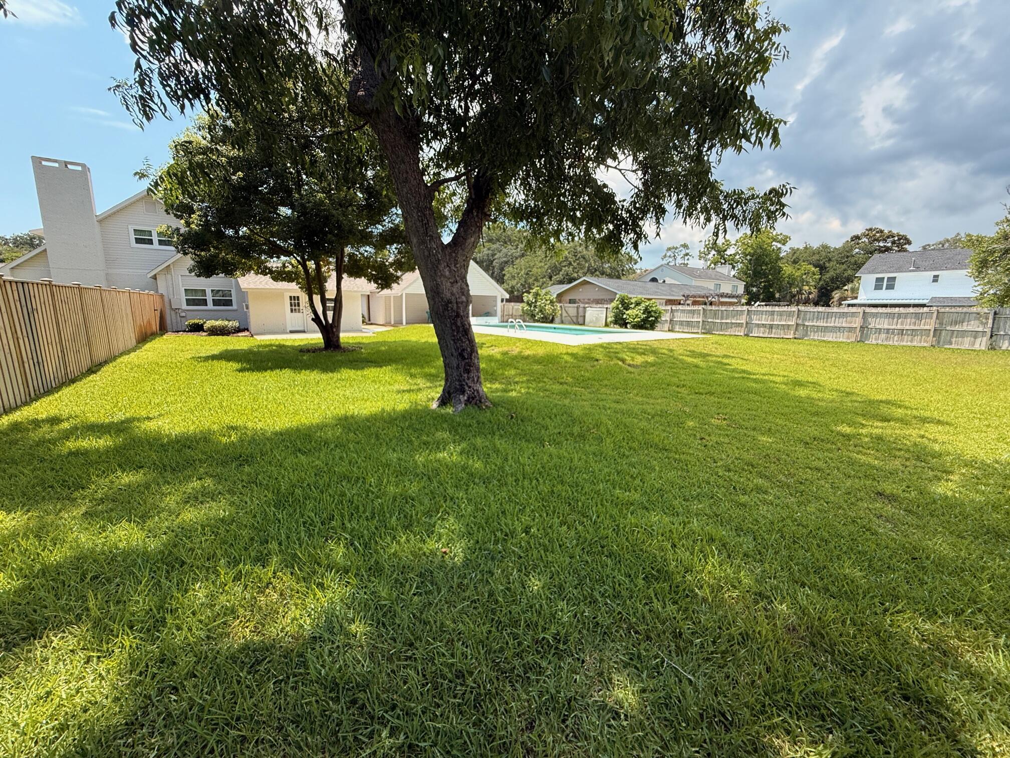 CLOVERDALE S/D 1ST ADDN - Residential