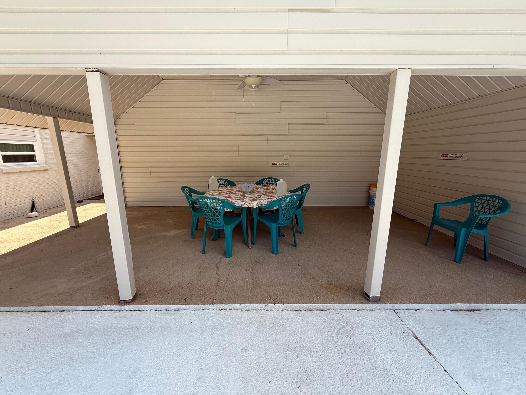CLOVERDALE S/D 1ST ADDN - Residential