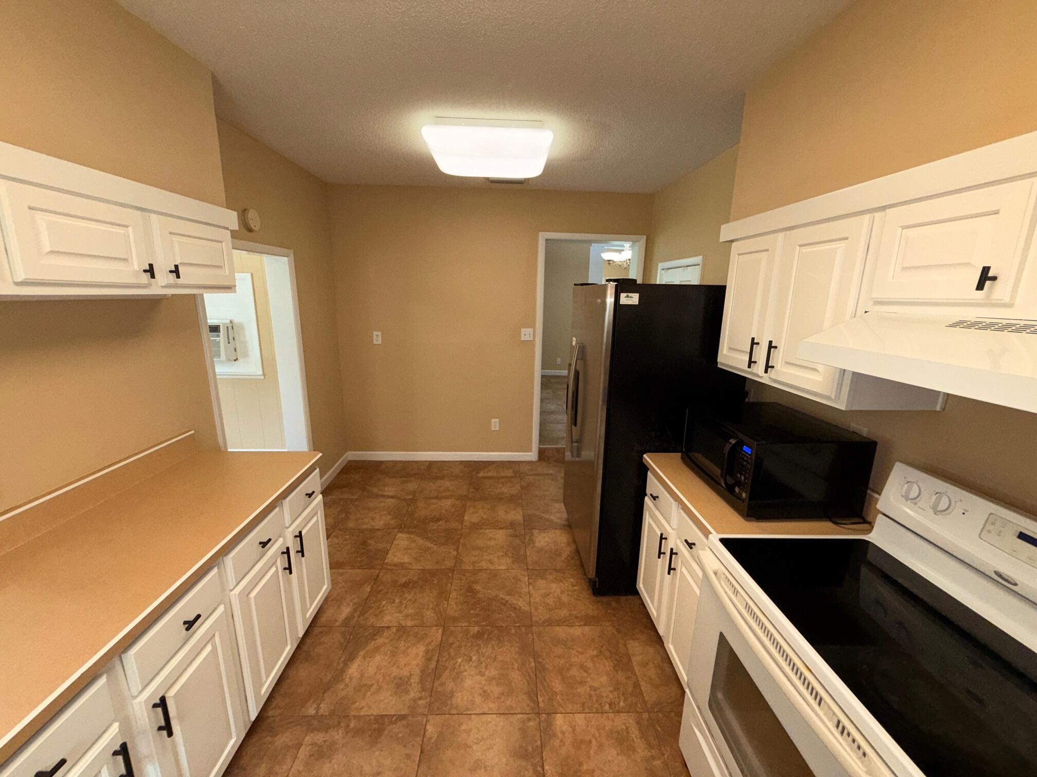 CLOVERDALE S/D 1ST ADDN - Residential