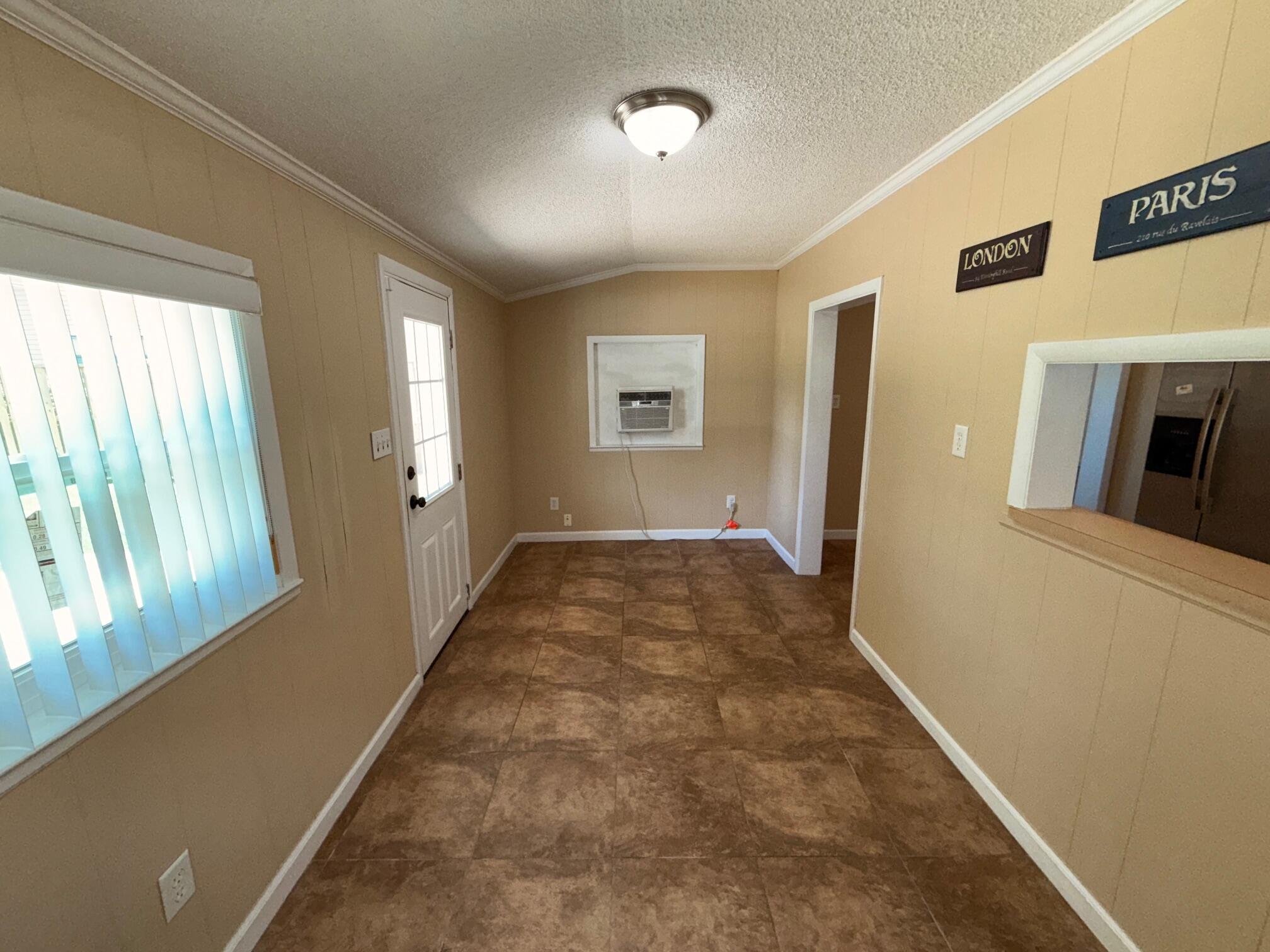 CLOVERDALE S/D 1ST ADDN - Residential