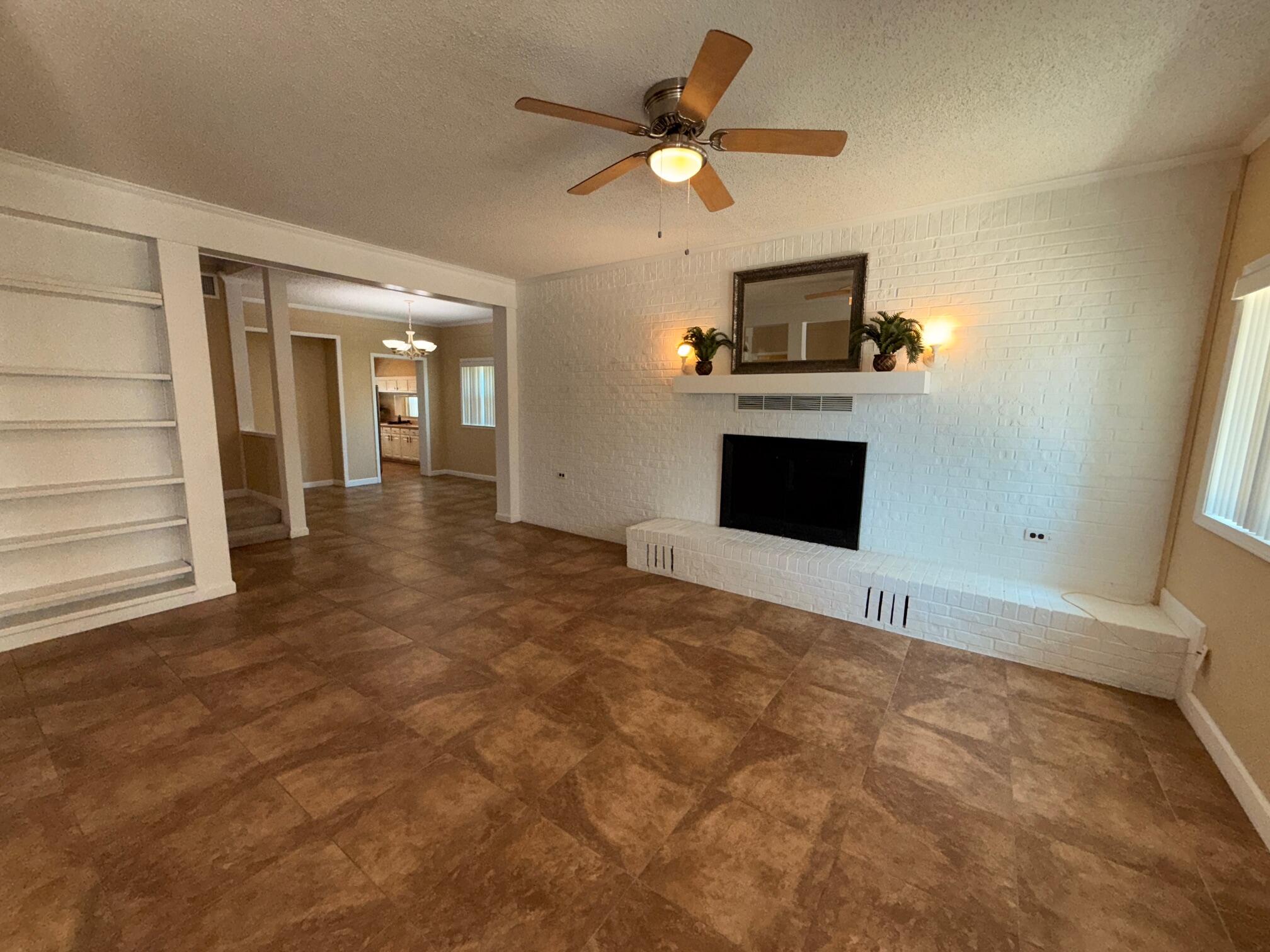 CLOVERDALE S/D 1ST ADDN - Residential