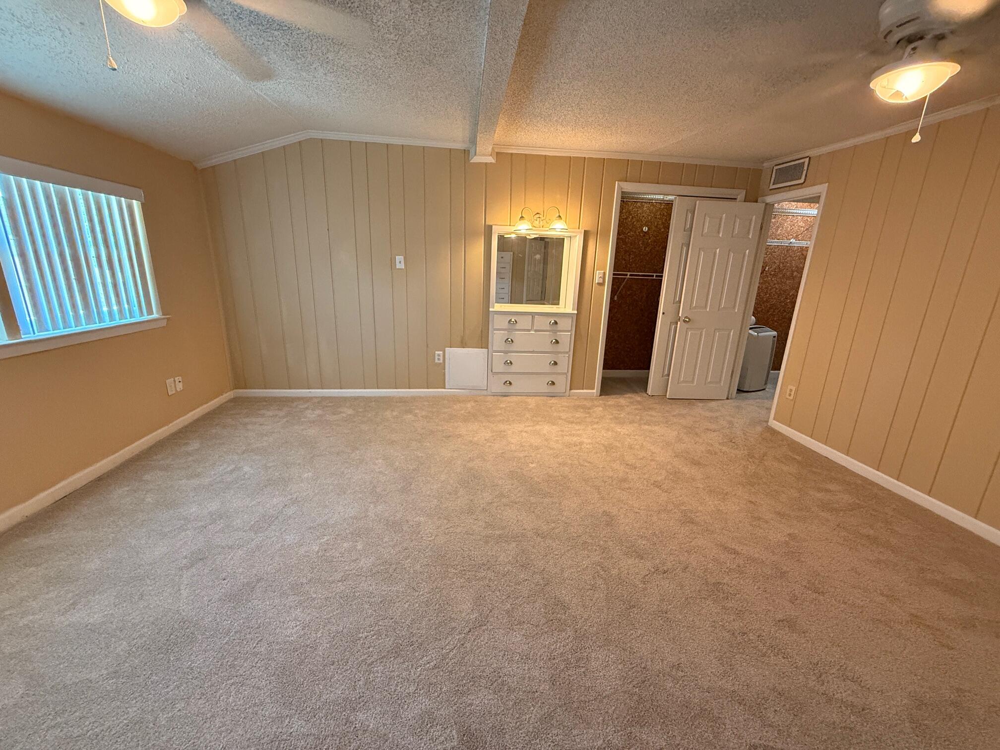 CLOVERDALE S/D 1ST ADDN - Residential
