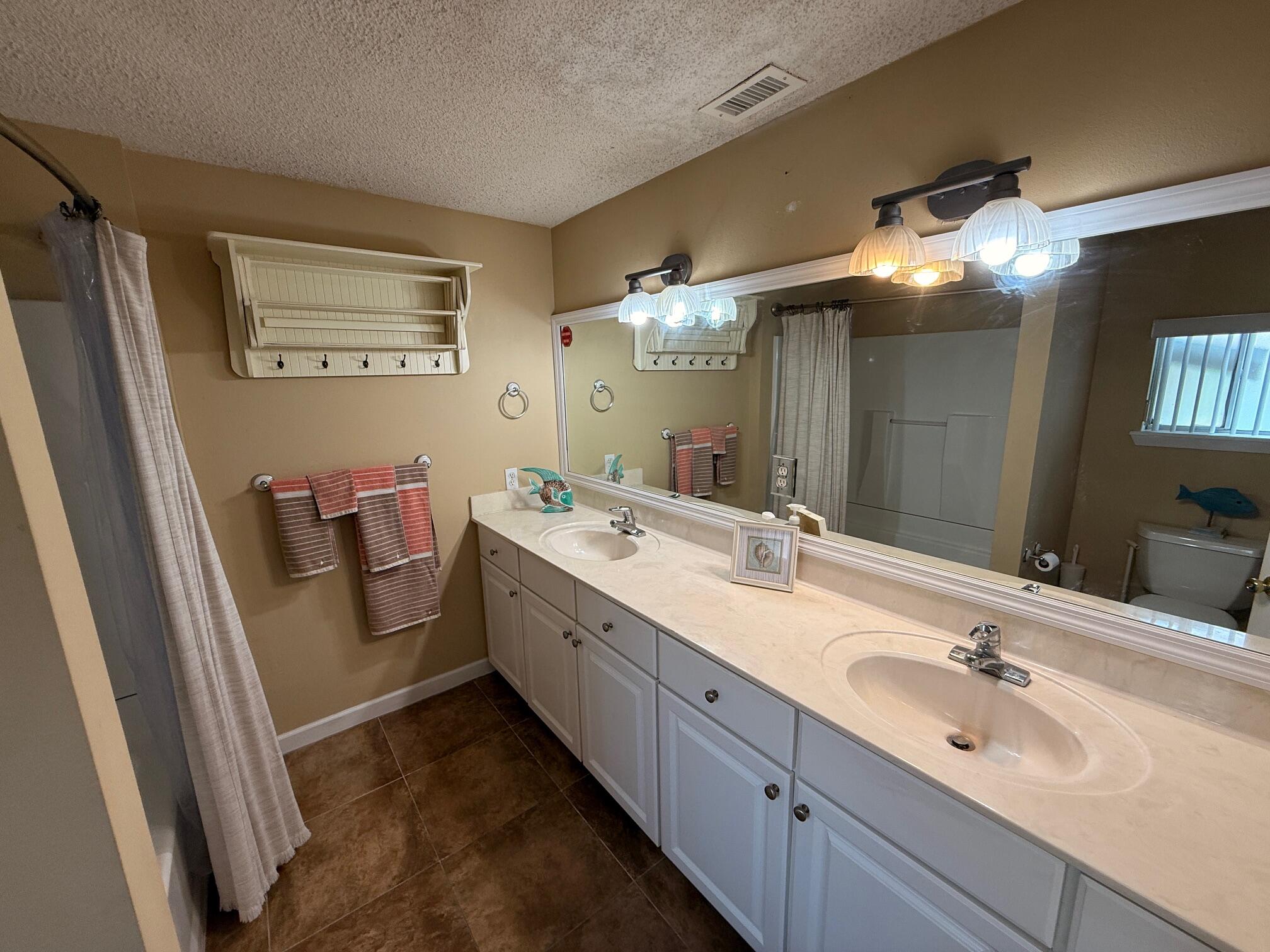 CLOVERDALE S/D 1ST ADDN - Residential