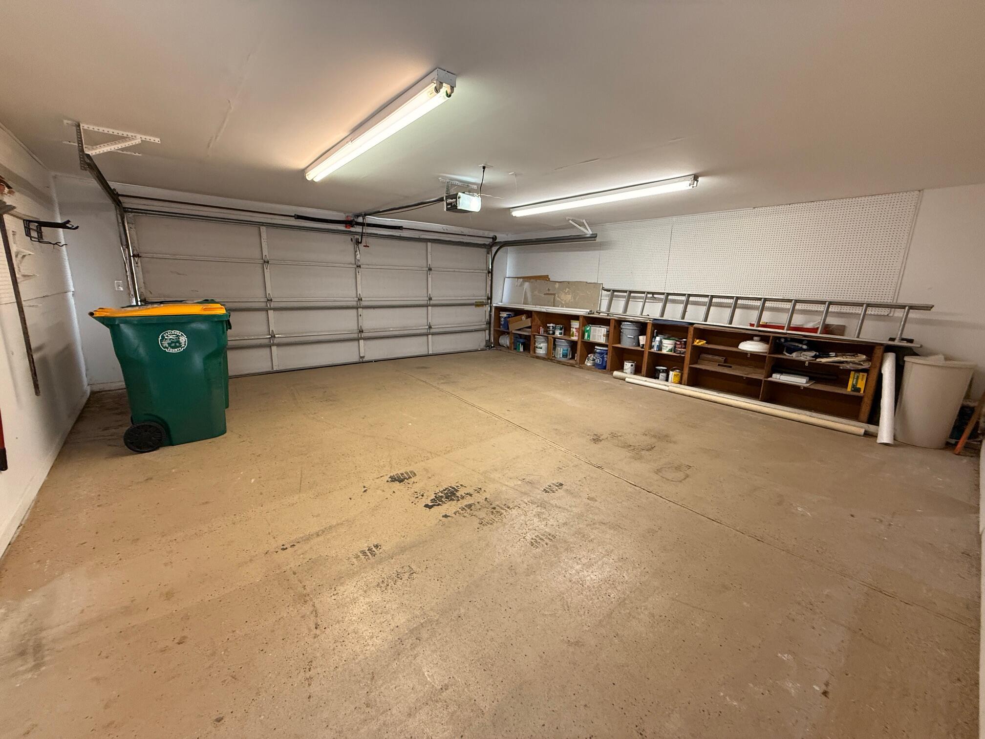 CLOVERDALE S/D 1ST ADDN - Residential