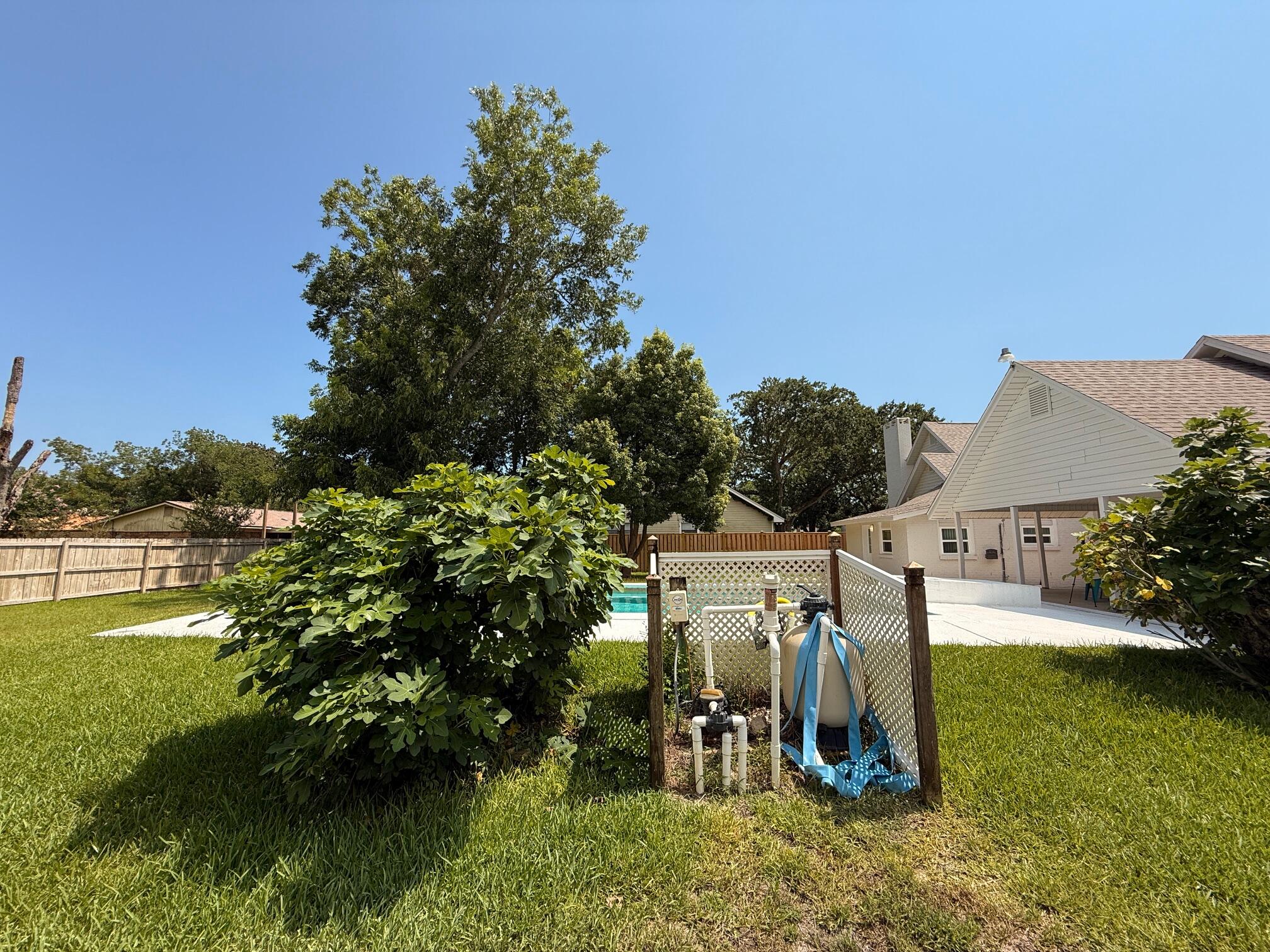 CLOVERDALE S/D 1ST ADDN - Residential