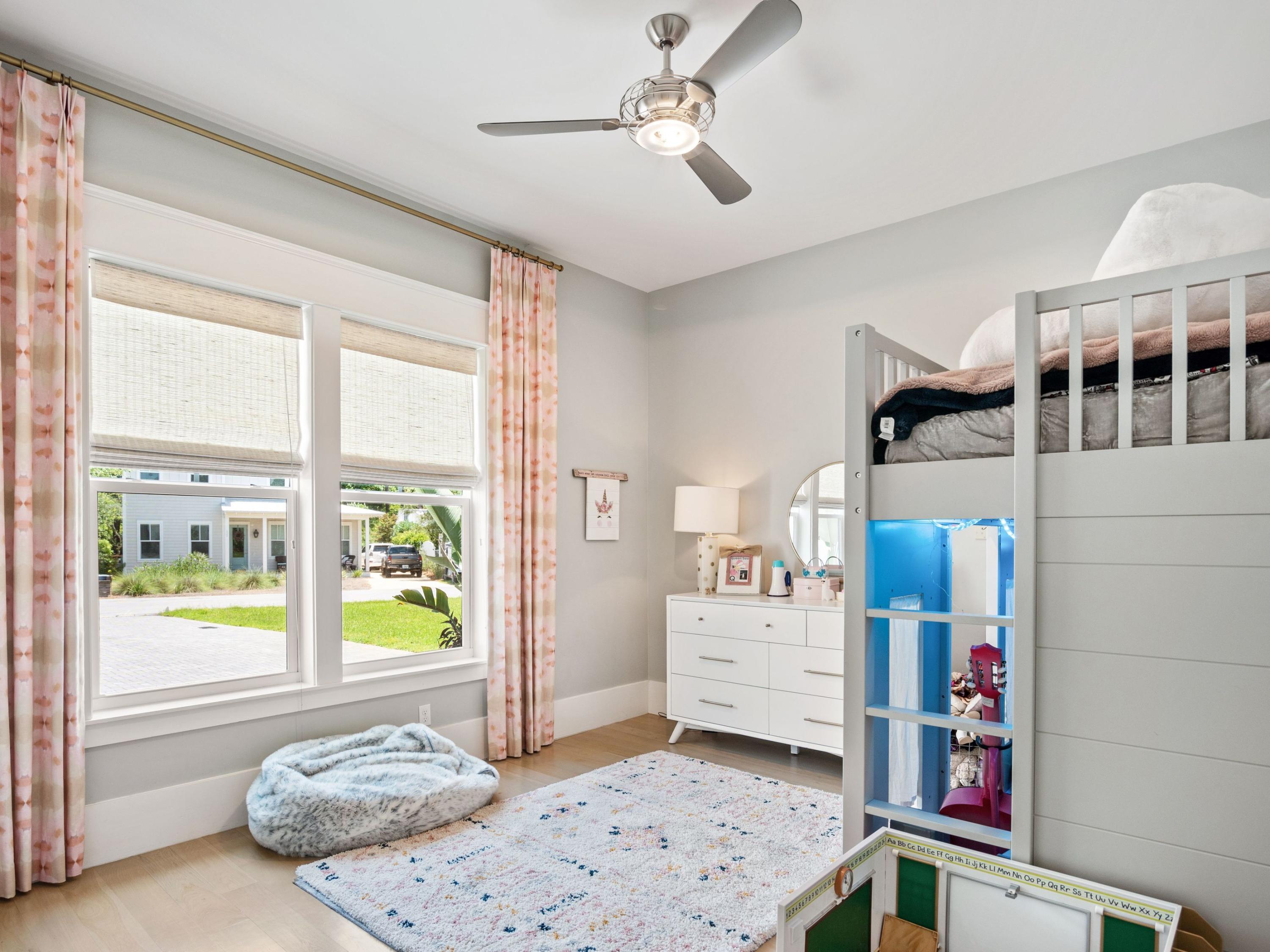 SEAGROVE VILLAGE 7TH ADD - Residential