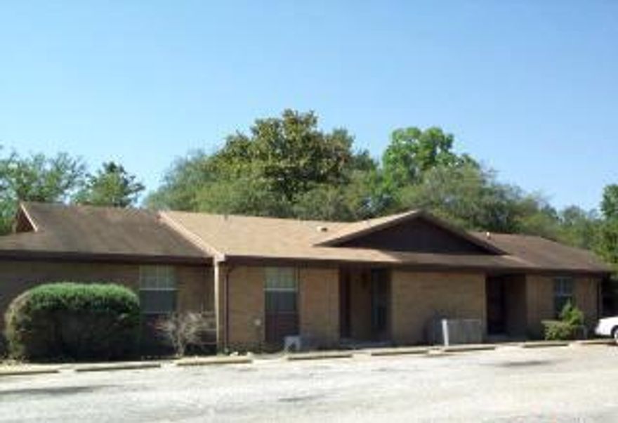 Single story apartment located off Racetrack Rd.  Washer/dryer hookups. Fenced back yard. Sorry, no pets allowed. All Coastal Realty Services residents are enrolled in the Resident Benefits Package (RBP) which includes renters insurance, HVAC air filter delivery (for applicable properties) and our best-in-class resident rewards program, and much more! More details upon application.