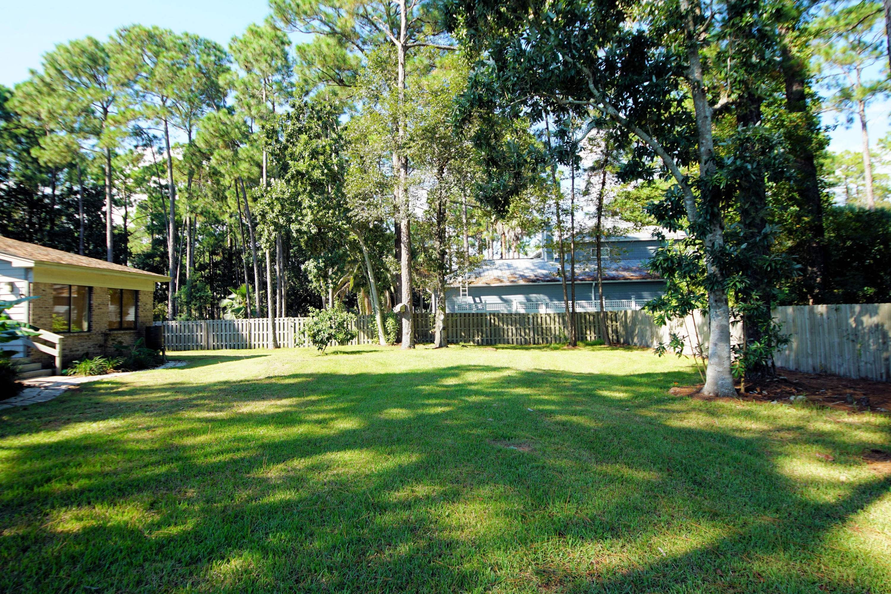 DOLPHIN POINT ESTATES - Residential