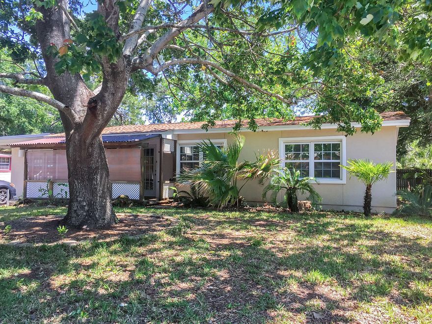 ** LOCATION LOCATION LOCATION **Great starter or investment home centrally located near the beach.. Convenient to shopping, restaurants and Hurlburt Field. 3 BEDROOM HOME WITH LOTS OF UPGRADES. **NEWER... ROOF..KITCHEN CABINETS..COUNTERTOPS.. BACKPLASH..APPLIANCES...FLOORING.. BATHROOM VANITY...WINDOWS...COPPER WIRING AND MORE - MOVE IN READY!!!! WILL NOT LAST LONG IN THIS PRICE RANGE...!