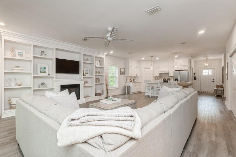 TOWN OF SANTA ROSA - Residential